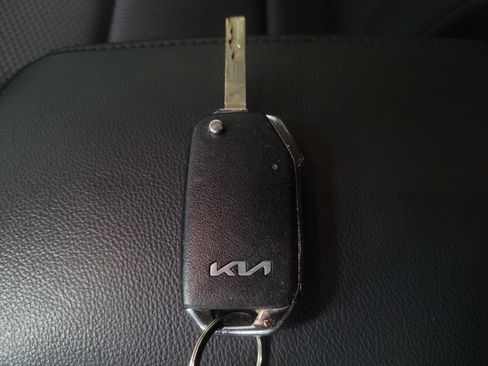 Used 2022 Kia Soul LX FWD image 32