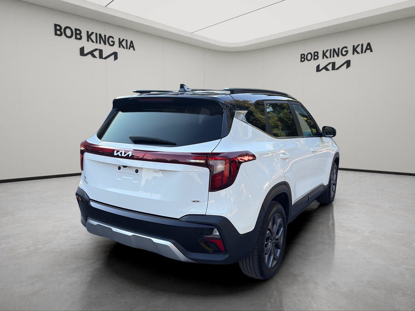 Used 2024 Kia Seltos S AWD/4WD image 5