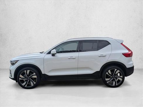 Used 2023 Volvo XC40 B5 Plus w/ Driver Assist Package image 9