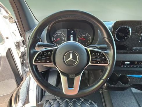 Used 2021 Mercedes-Benz Sprinter 2500 image 14