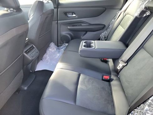 New 2025 Nissan Ariya AWD image 33