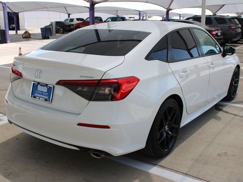 Used 2023 Honda Civic Sport image 6