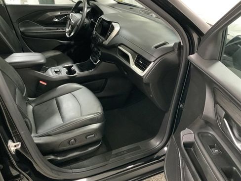 Used 2024 GMC Terrain SLT image 23