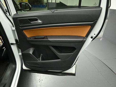 Used 2018 Volkswagen Atlas SEL Premium image 29