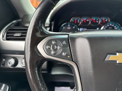 Used 2018 Chevrolet Suburban Premier image 36