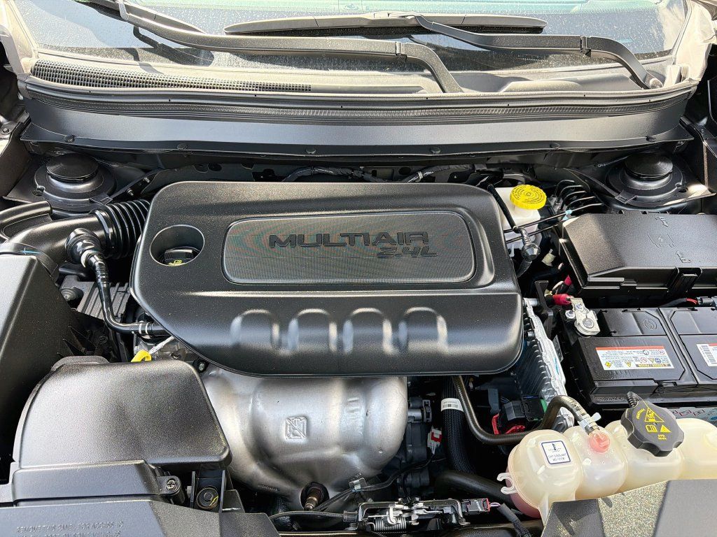 Used 2020 Jeep Cherokee Limited FWD image 35
