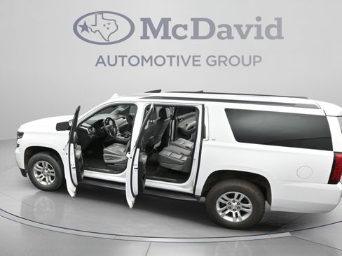 Used 2018 Chevrolet Suburban LT RWD image 46