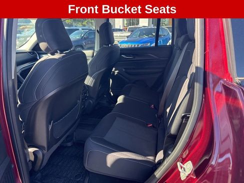 Used 2023 Jeep Grand Cherokee Laredo image 29