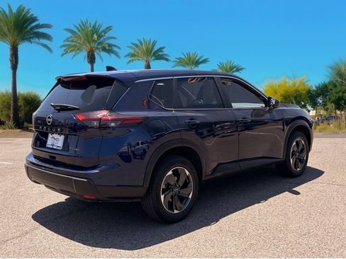 Used 2024 Nissan Rogue SV AWD/4WD image 5