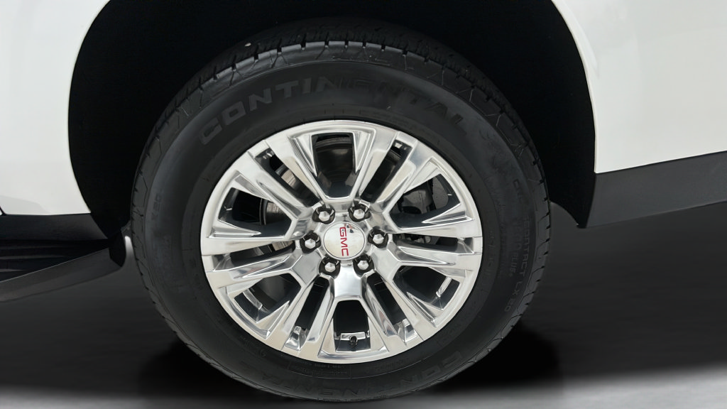 Used 2025 GMC Yukon XL Denali AWD/4WD image 8
