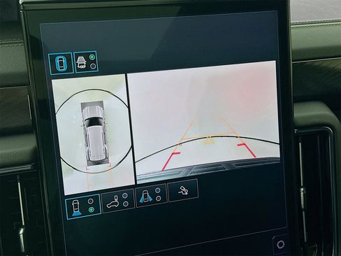 Used 2025 GMC Yukon AT4 w/ AT4 Premium Package image 15