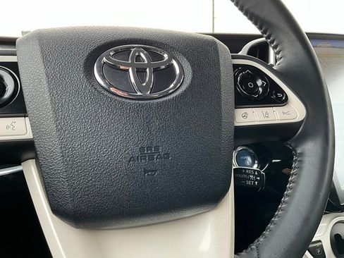 Used 2017 Toyota Prius Prime Advanced image 20