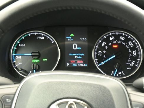 Used 2022 Toyota RAV4 XLE w/ XLE Grade Weather Package AWD/4WD image 16