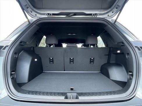 New 2027 Chevrolet Equinox LT w/ Safety and Technology Package FWD image 25