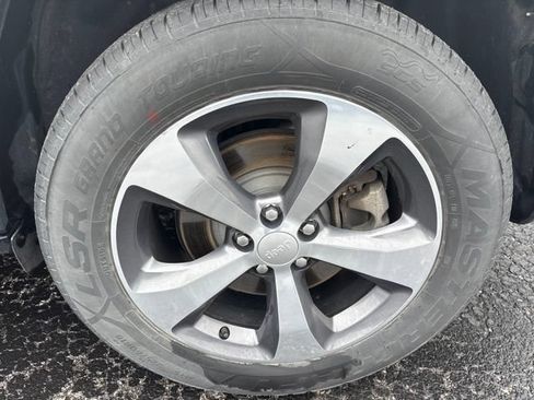 Used 2019 Jeep Cherokee Limited AWD/4WD image 27