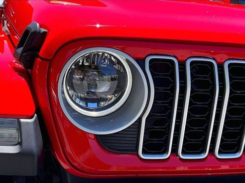 Certified 2025 Jeep Wrangler Unlimited Sahara AWD/4WD image 29