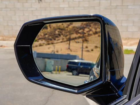 Used 2023 Cadillac Escalade ESV Luxury RWD image 14