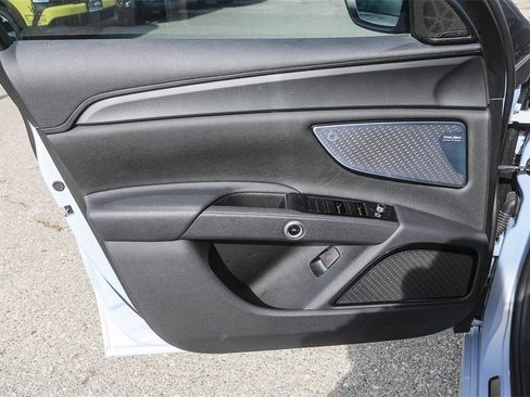 Used 2024 Maserati Grecale GT image 19