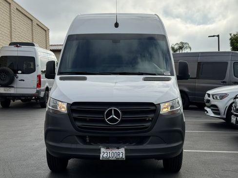 Used 2023 Mercedes-Benz Sprinter 2500 image 3