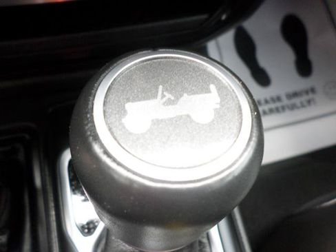 Used 2022 Jeep Wrangler Unlimited Sahara AWD/4WD image 26