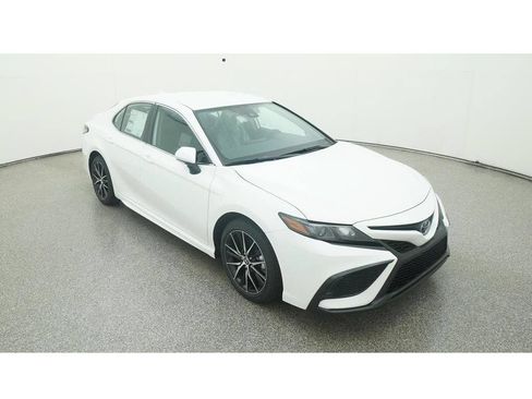 Used 2023 Toyota Camry SE FWD image 17