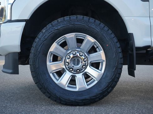 Used 2022 Ford F350 Platinum w/ FX4 Off-Road Package image 30