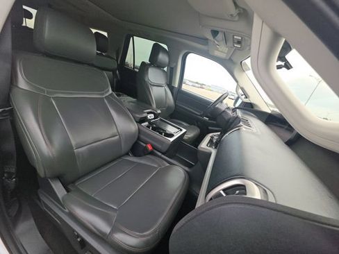 Used 2025 Ford Expedition Max Active AWD/4WD image 11