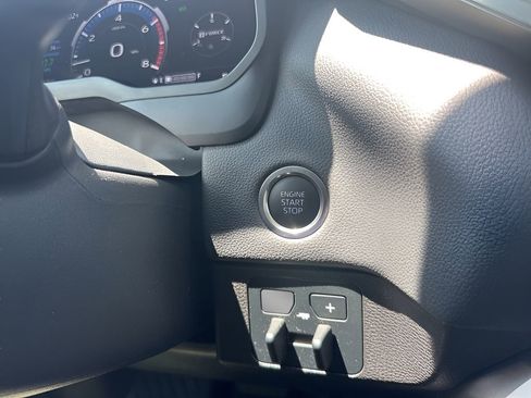 Used 2024 Toyota Tundra Limited image 23