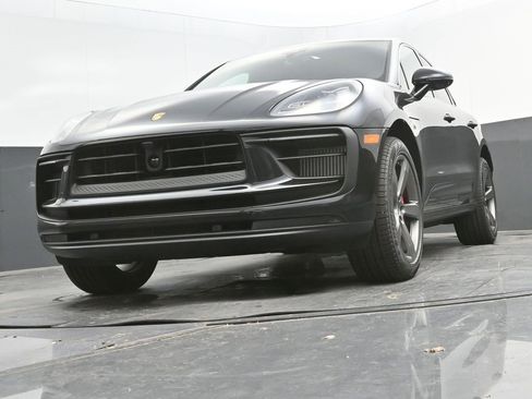 New 2025 Porsche Macan S image 30