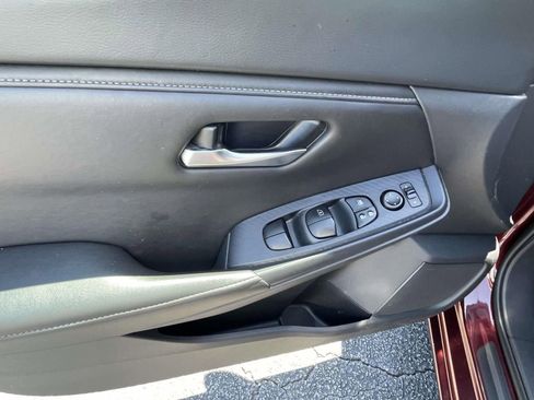Used 2024 Nissan Sentra SV FWD image 14