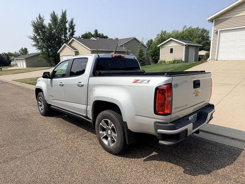 Used 2020 Chevrolet Colorado Z71 AWD/4WD image 2