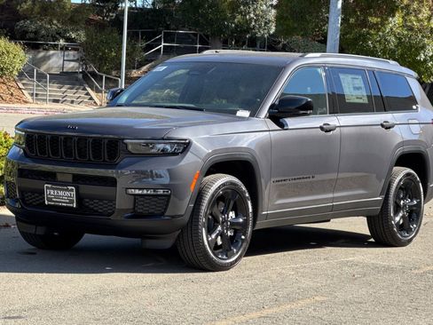 New 2025 Jeep Grand Cherokee L Limited w/ Black Appearance Package image 7