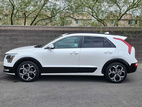 Used 2023 Kia Niro EX Touring FWD image 5