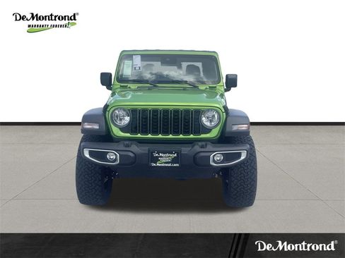 New 2025 Jeep Gladiator Sport image 2