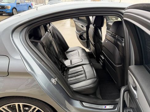 Used 2018 BMW M550i xDrive w/ Driving Assistance Package image 29