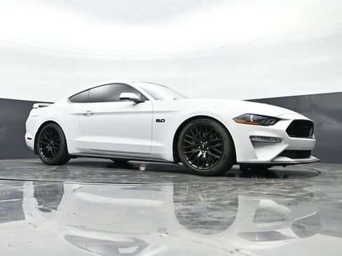 Used 2018 Ford Mustang GT Premium w/ Equipment Group 401A RWD image 28