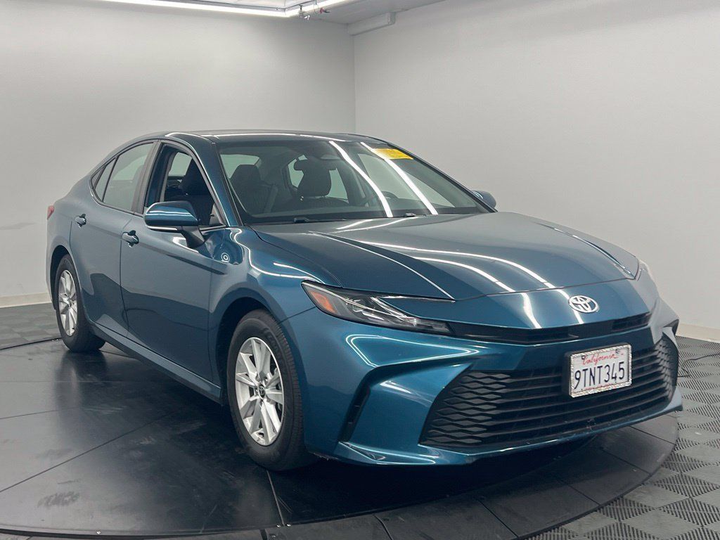 Used 2025 Toyota Camry LE FWD image 3