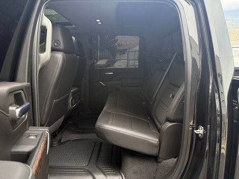 Used 2022 GMC Sierra 3500 Denali w/ Denali Black Diamond Edition AWD/4WD image 37