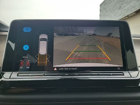 Used 2024 Volkswagen Atlas SE image 27