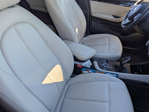 Used 2022 BMW X1 xDrive28i w/ Premium Package image 10