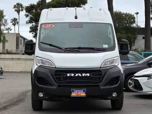 Used 2025 RAM ProMaster 2500 w/ Convenience Group FWD image 9