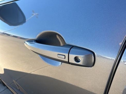 Used 2021 Nissan Rogue SV image 55