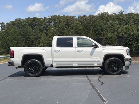 Used 2018 GMC Sierra 1500 SLT w/ SLT Premium Package AWD/4WD image 5