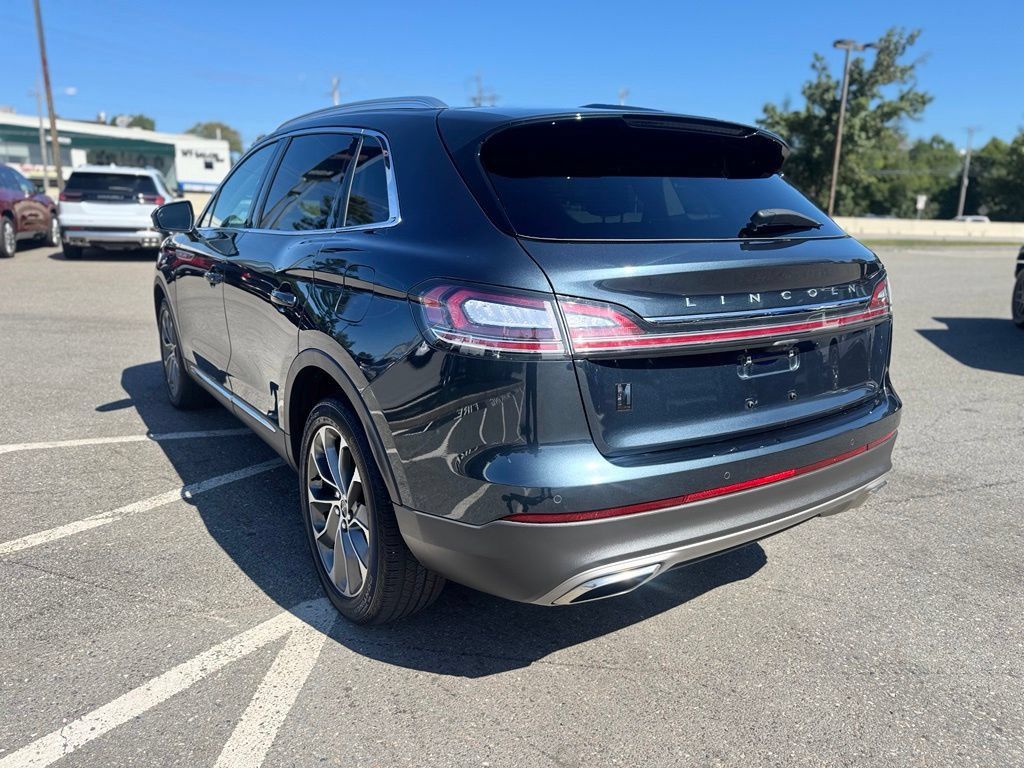 Used 2023 Lincoln Nautilus Reserve AWD/4WD image 4