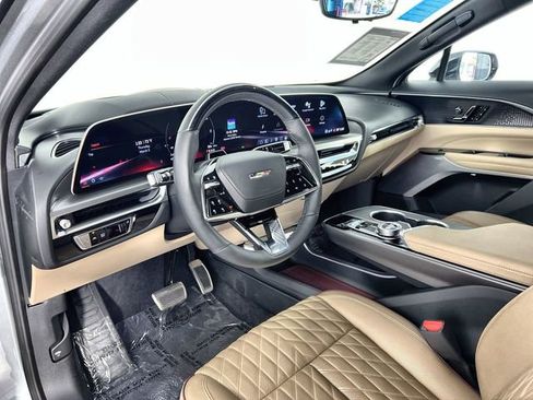 Used 2026 Cadillac Lyriq V image 10