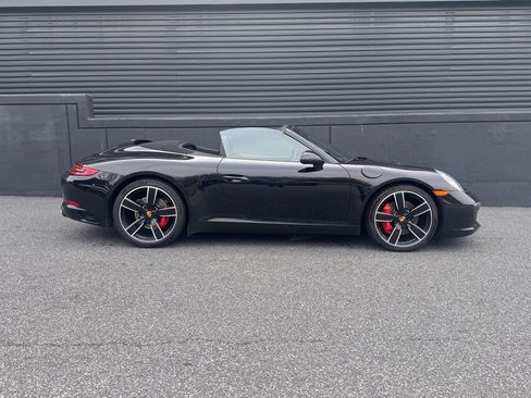 Certified 2018 Porsche 911 Cabriolet image 11