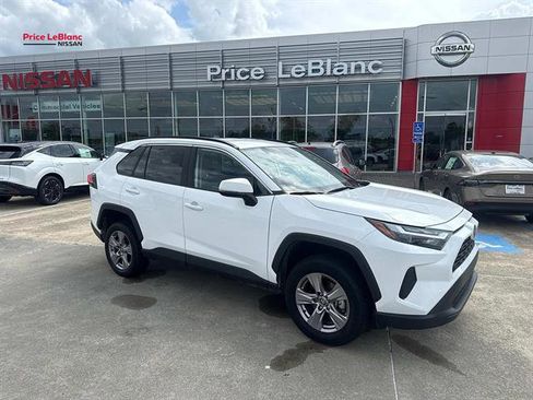 Used 2025 Toyota RAV4 XLE FWD image 1