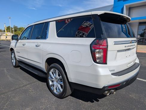 Used 2023 Chevrolet Suburban High Country image 3