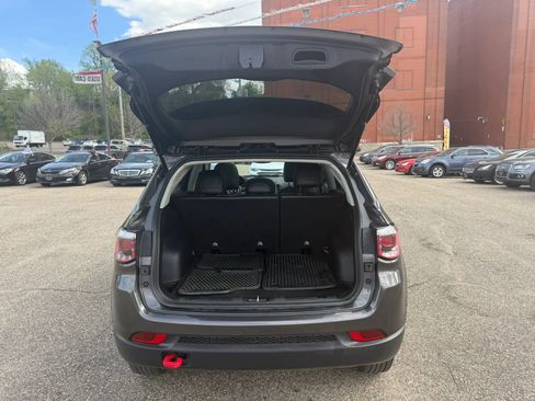 Used 2018 Jeep Compass Trailhawk w/ Popular Equipment Group AWD/4WD image 13