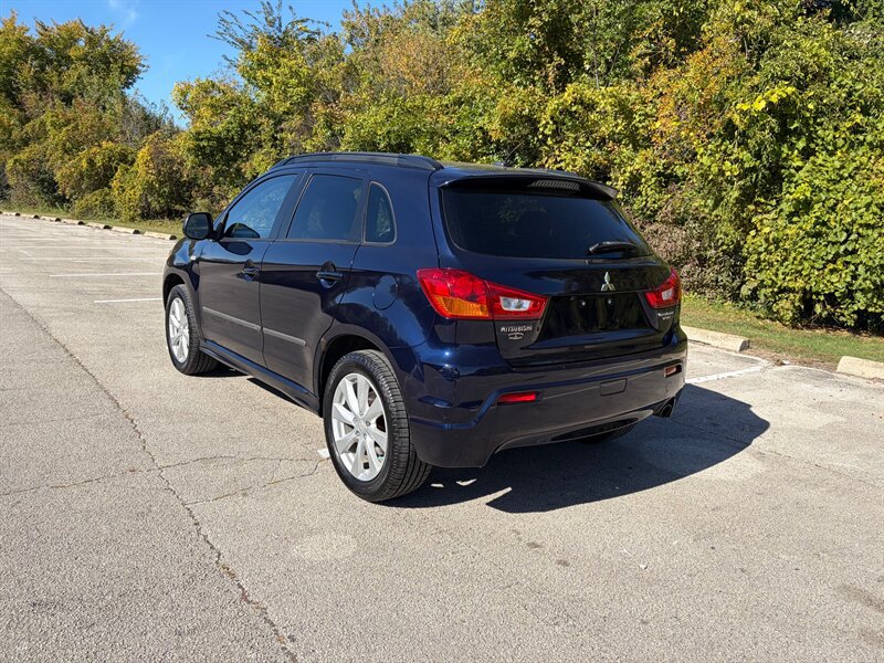 Used 2012 Mitsubishi Outlander Sport SE FWD image 3